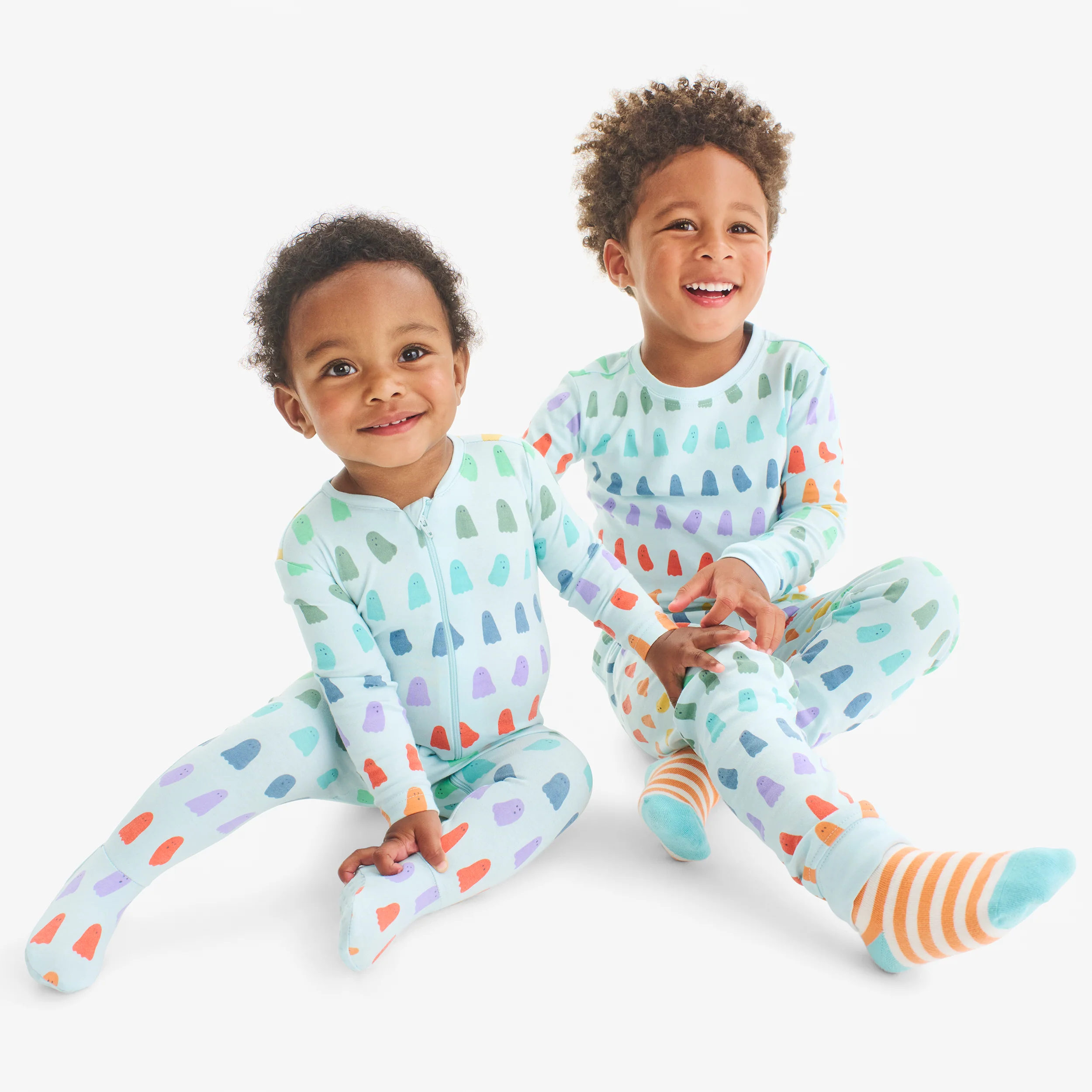 Baby organic zip footie in rainbow ghosts - Image 3