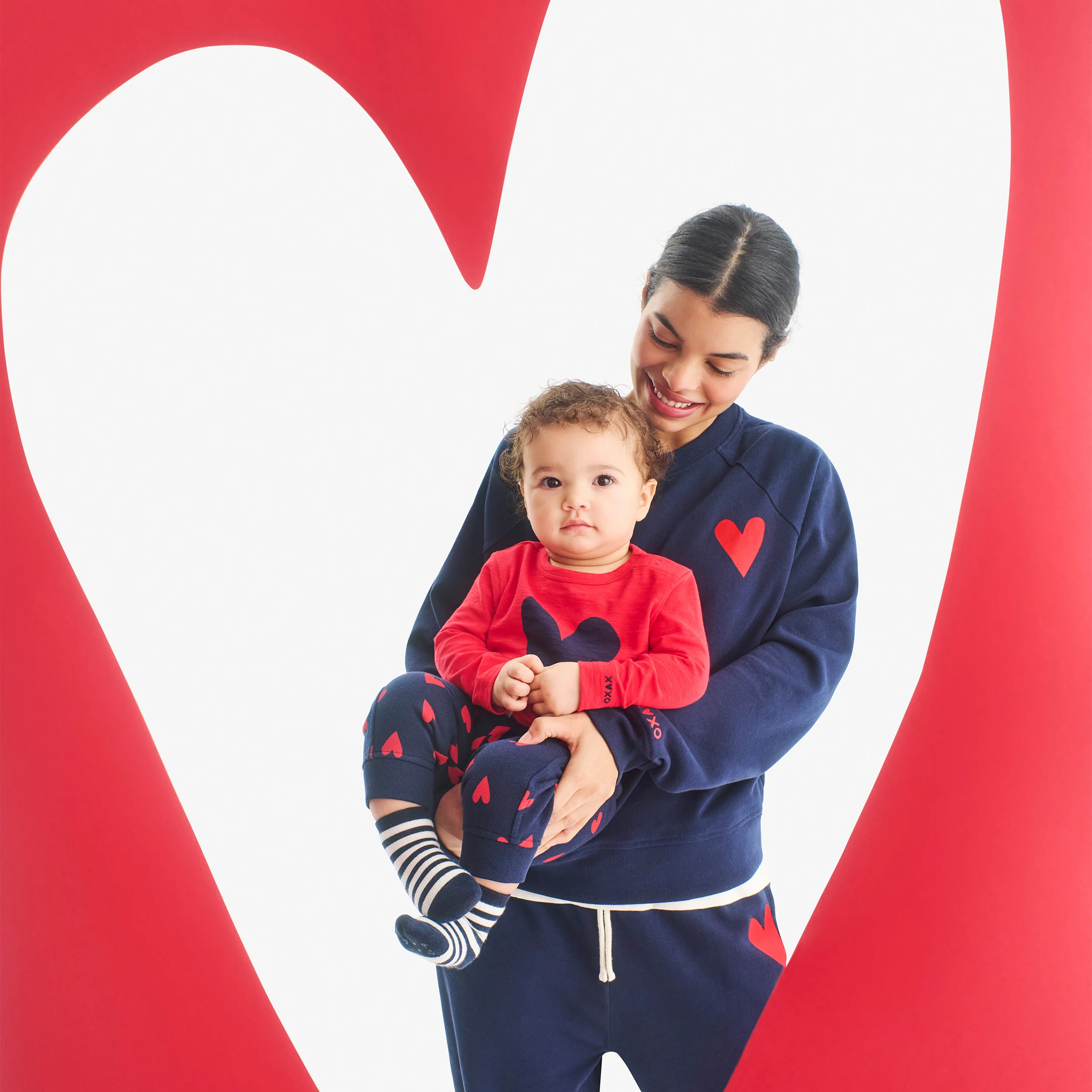 Baby sweatpant in confetti hearts - Image 3
