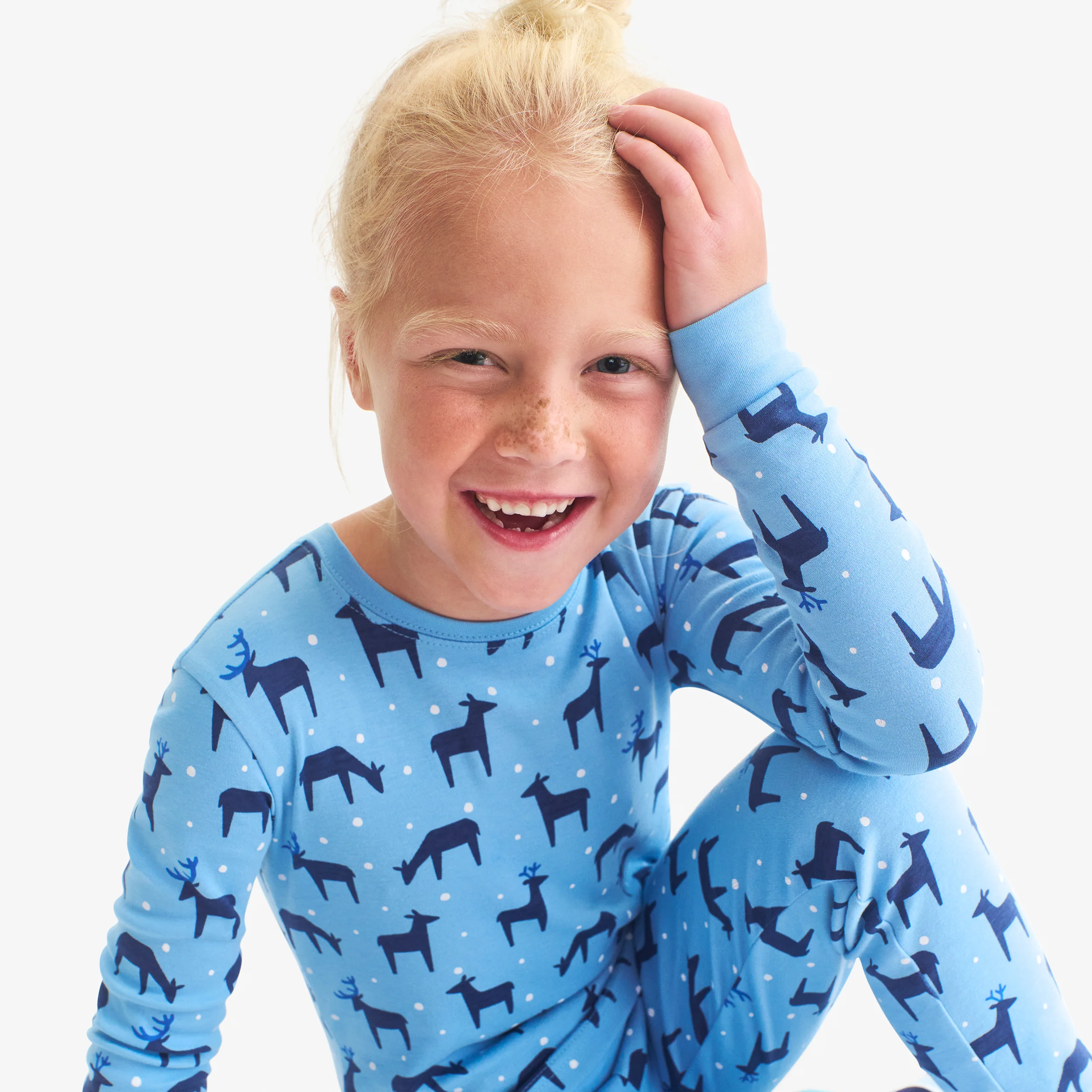 Kids organic PJ pant in snowy reindeer - Image 4