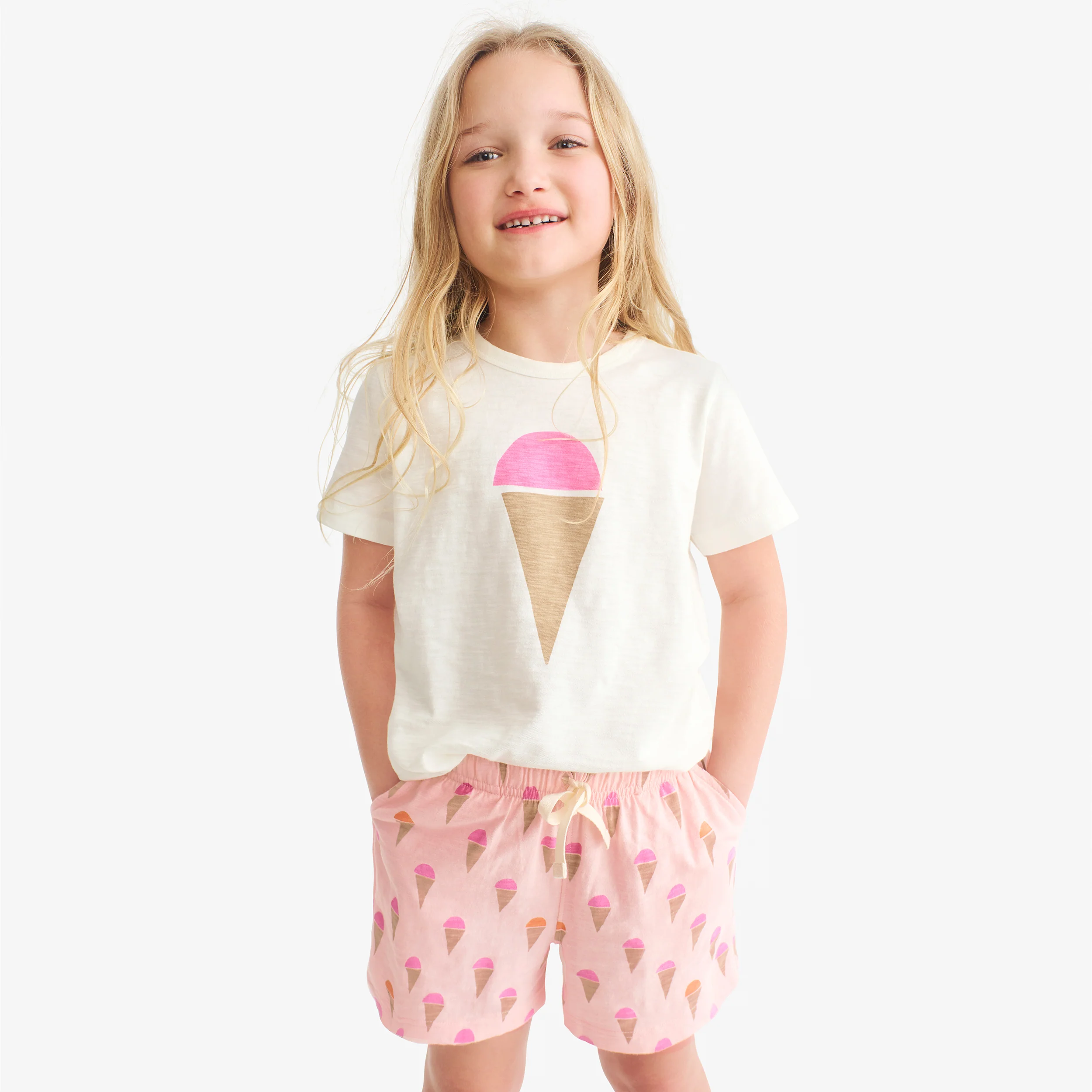 Kids park short in ice cream cones - Image 3